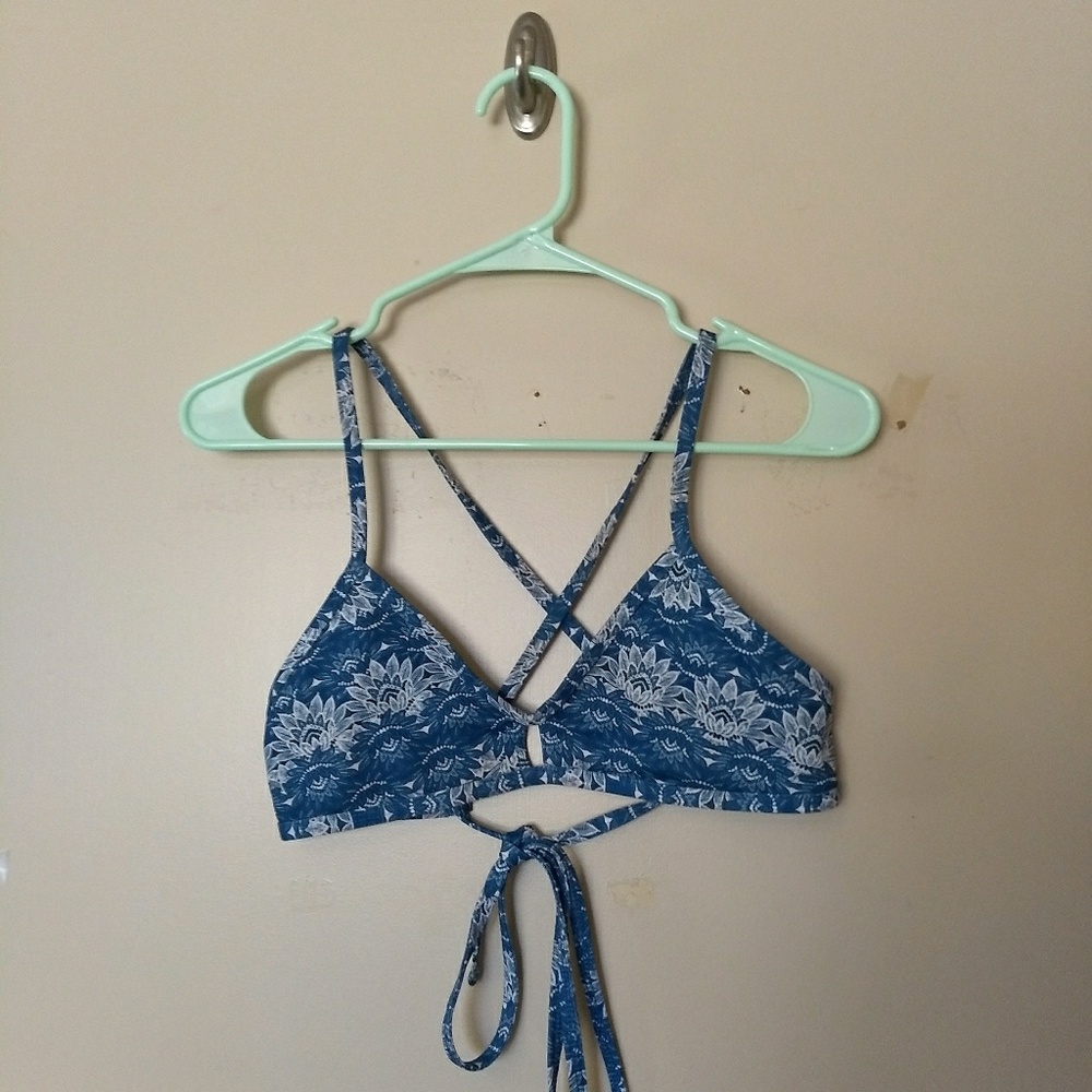 Jolyn Tomcat Blue Floral Bikini Top